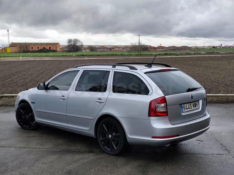 Usado Skoda Octavia RS 184 CV (135 kW) 2013 Gris / plata Familiar