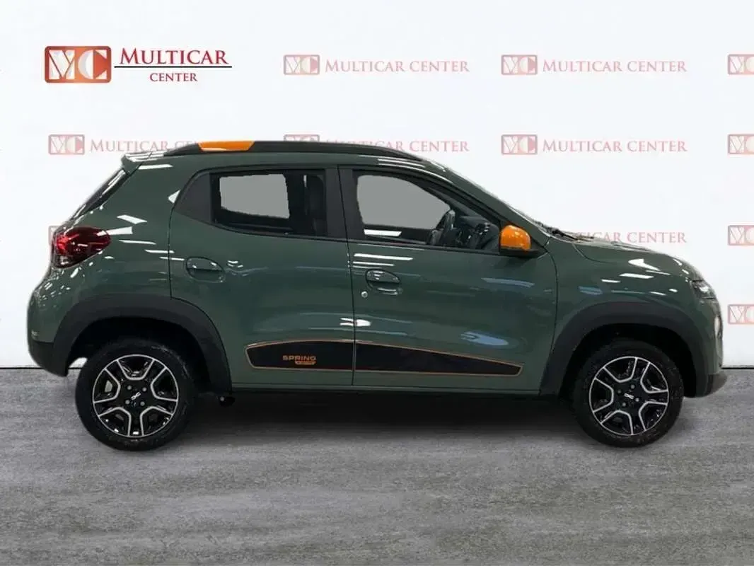 Usado Dacia Spring Comfort Plus 33 kW (45 CV) 2023 Verde Utilitario