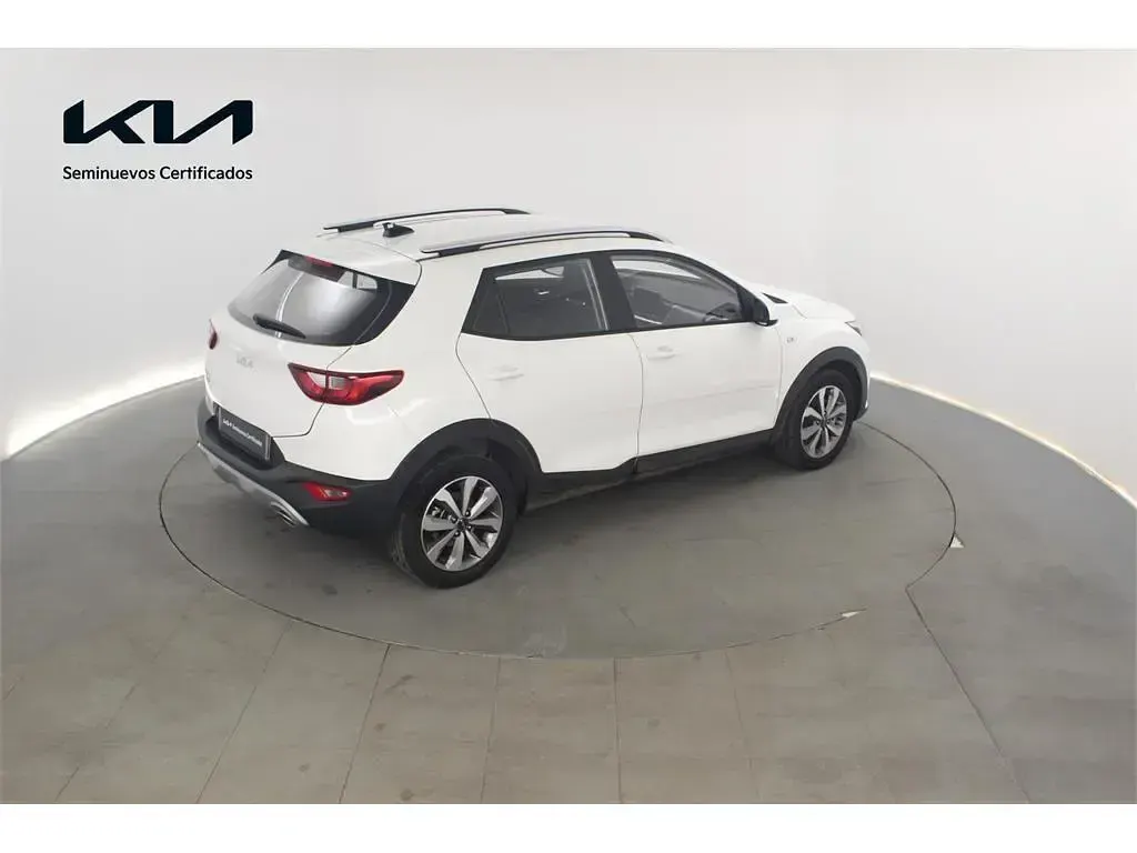 Usado Kia Stonic 101 CV (74 kW) 2025 Blanco SUV