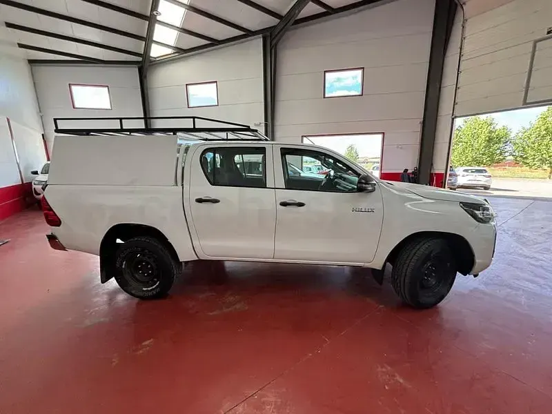 Usado Toyota HiLux 150 CV (110 kW) 2022 Blanco Pickup/Camioneta