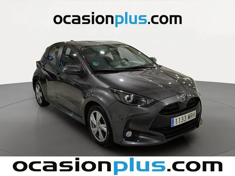 Usado Toyota Yaris Active 116 CV (85 kW) 2024 Gris Utilitario