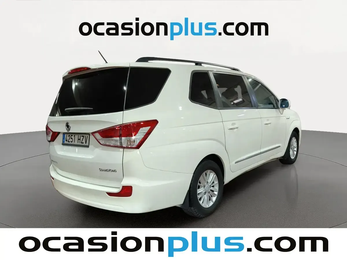 Usado SsangYong Rodius 155 CV (114 kW) 2014 Blanco Monovolumen