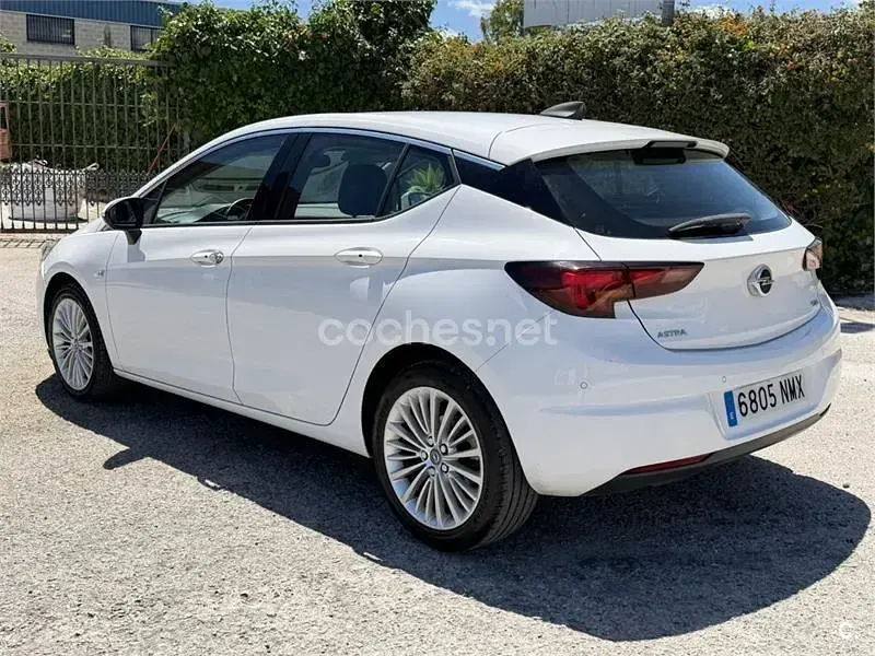 Usado Opel Astra Excellence 136 CV (100 kW) 2016 Blanco Berlina