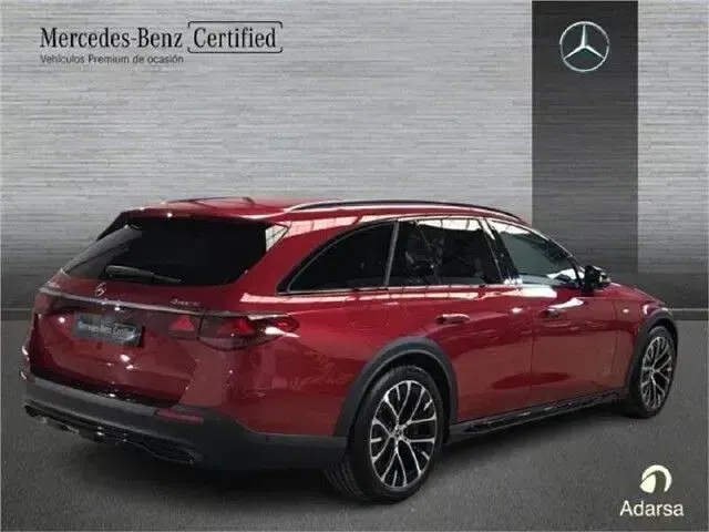 Usado Mercedes E300 313 CV (230 kW) 2024 Manufaktur rojo patagonia Familiar