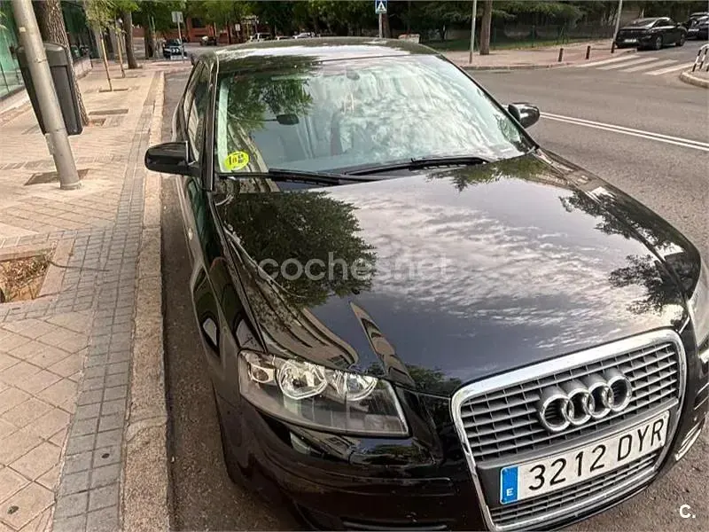 Usado Audi A3 Sportback Ambiente 140 CV (102 kW) 2006 Negro Utilitario