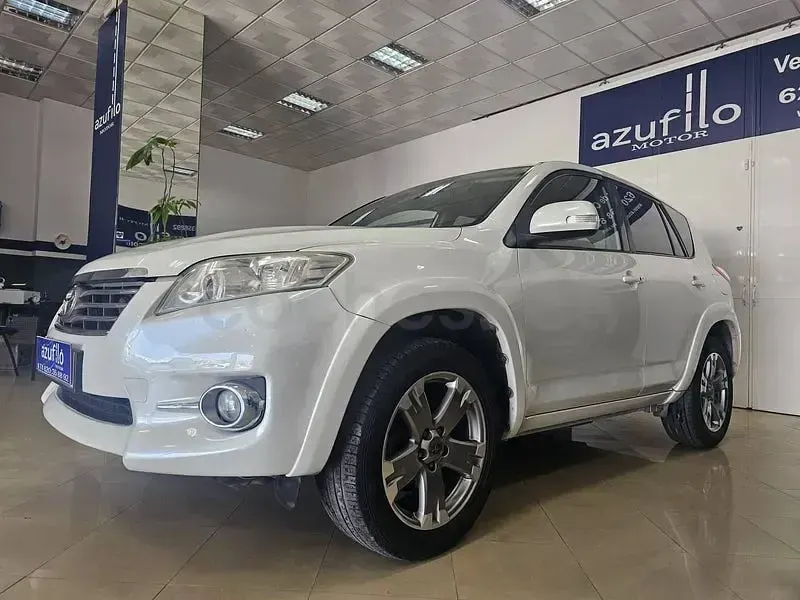 Usado Toyota RAV4 Executive 150 CV (110 kW) 2010 Blanco SUV