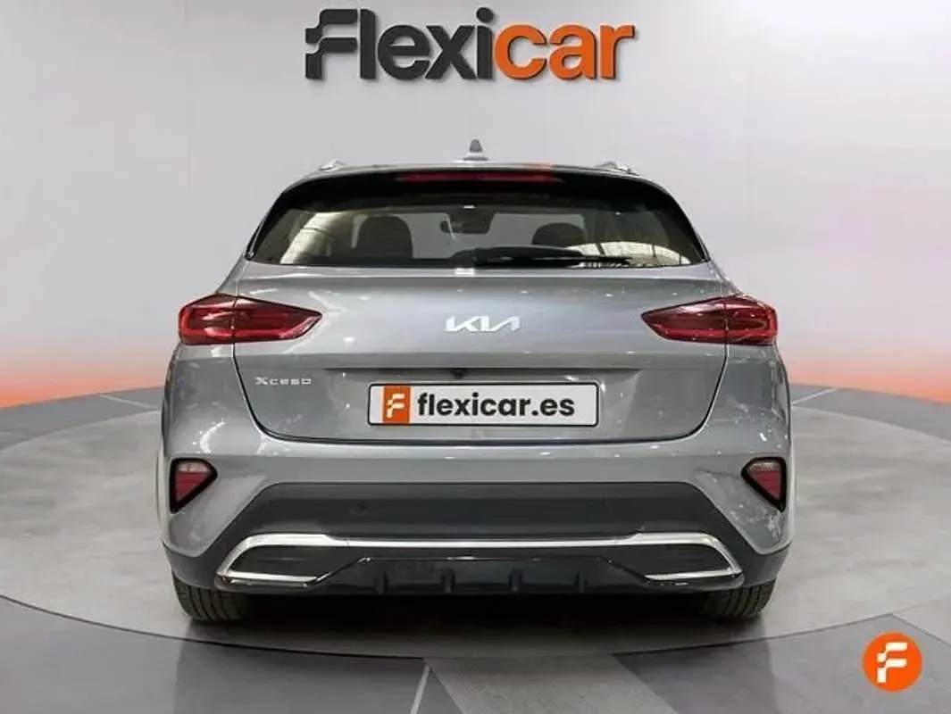 Usado Kia XCeed 160 CV (117 kW) 2023 Gris SUV