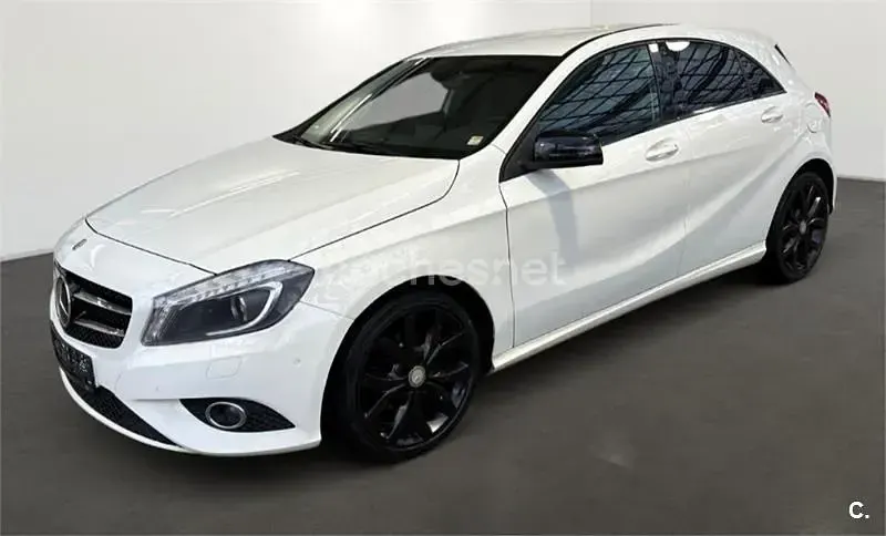 Usado Mercedes A200 Urban 156 CV (114 kW) 2013 Blanco Utilitario
