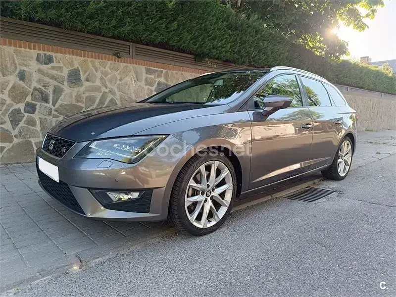 Usado Seat Leon ST FR 184 CV (135 kW) 2014 Gris / plata Familiar