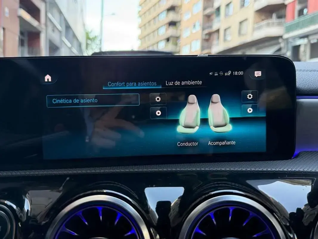 Usado Mercedes A220 190 CV (139 kW) 2021 Azul Utilitario