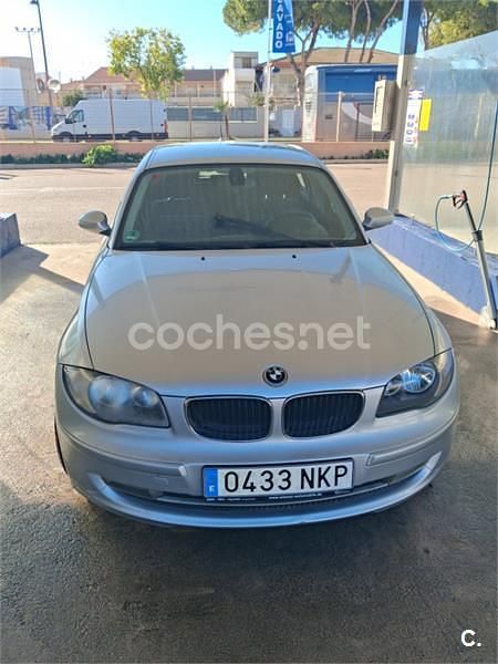 Usado BMW 118 143 CV (105 kW) 2009 Gris / plata Utilitario