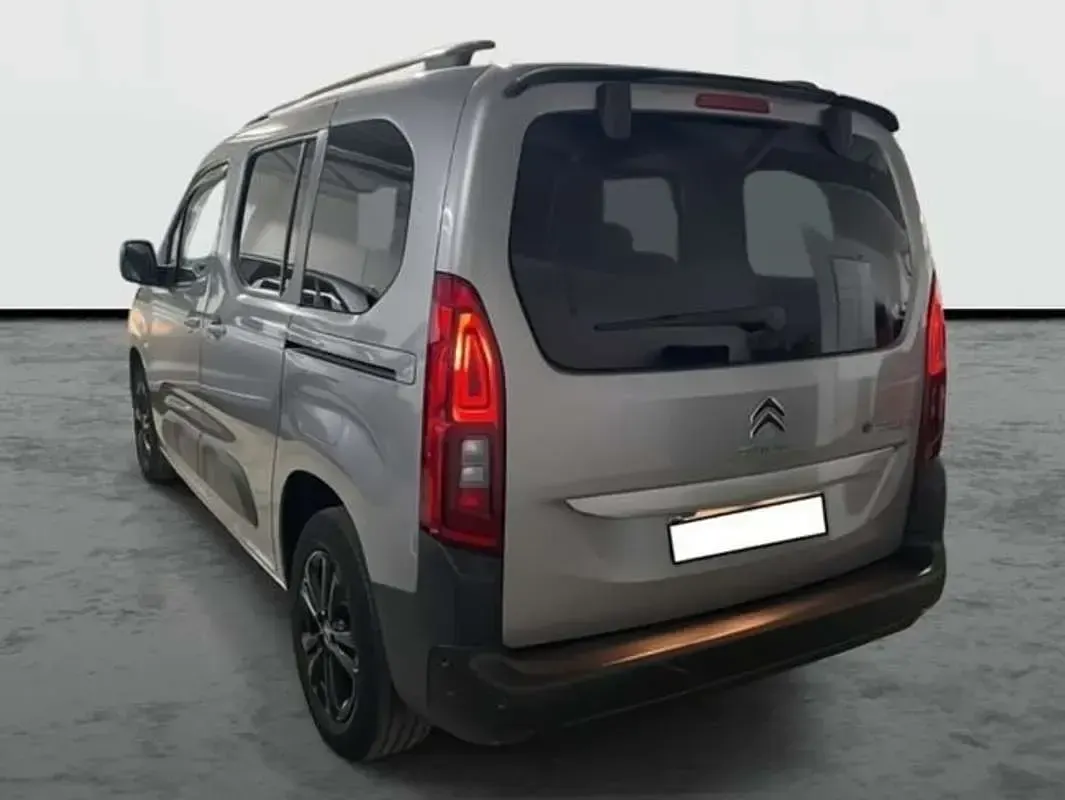 Usado Citroën Berlingo Feel 110 CV (80 kW) 2023 Gris Monovolumen