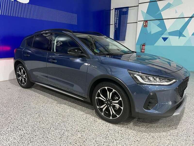 Azul chrome Usado 2022 Ford Focus Active Utilitario | 25.995 € (Caro) - Imagen 1/4