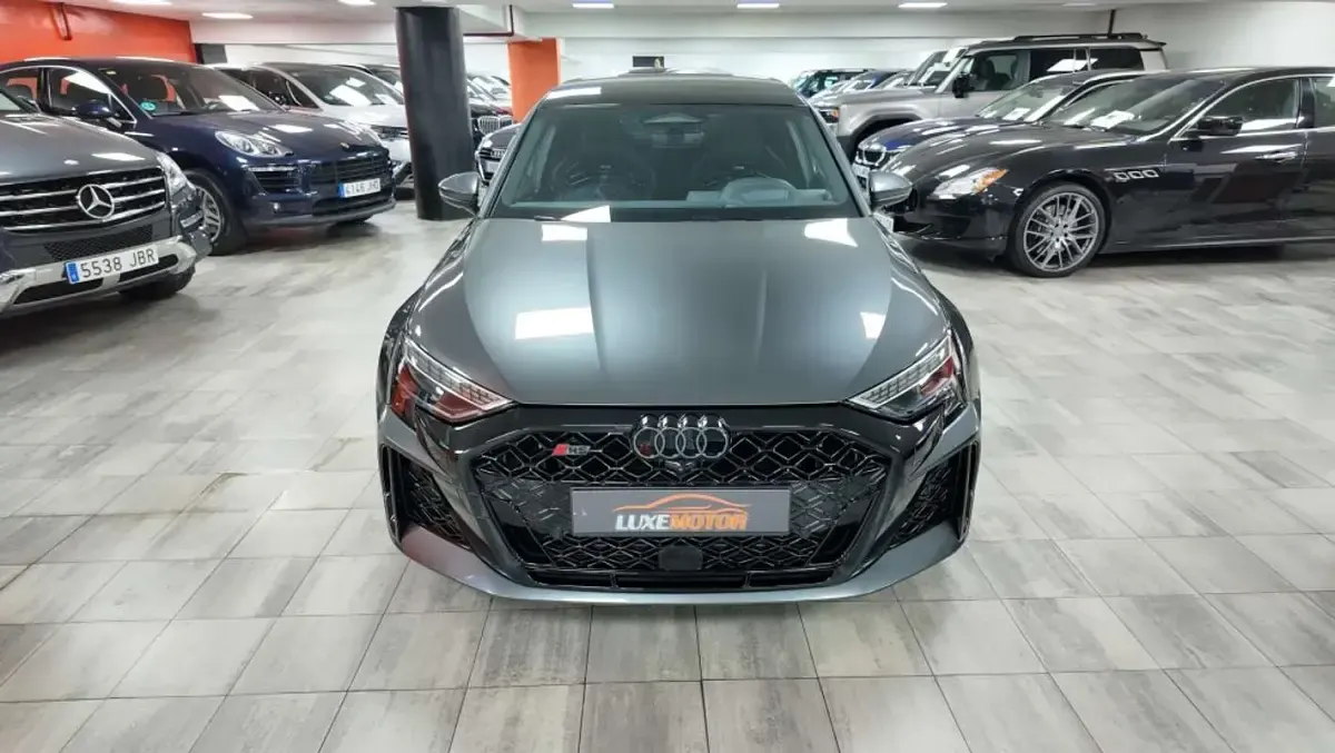 Nuevo Audi RS3 Sportback 400 CV (294 kW) 2026 Gris Utilitario