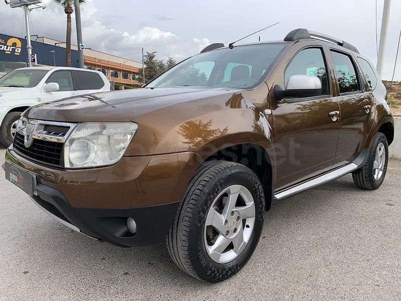 Usado Dacia Duster Lauréate 85 CV (62 kW) 2010 Marrón SUV