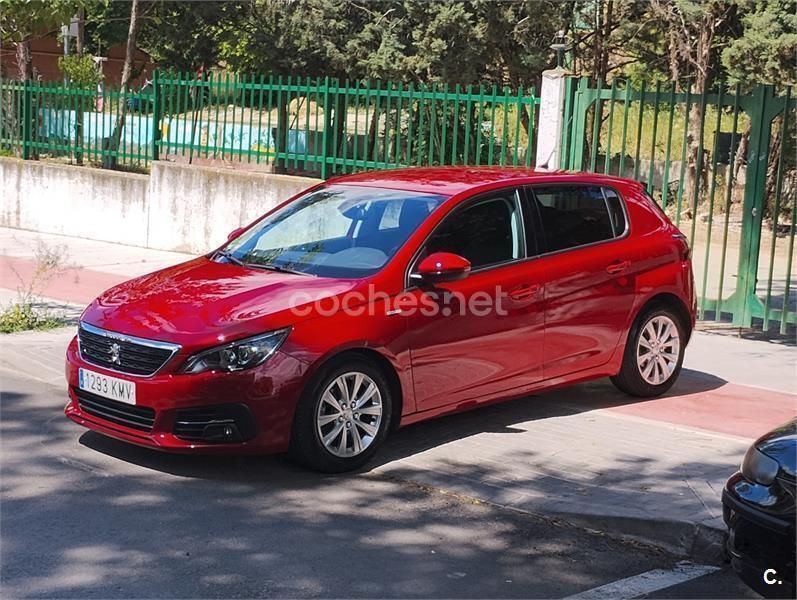 Rojo Usado 2018 Peugeot 308 Style Berlina | 9000 € (Buen precio) - Imagen 1/3