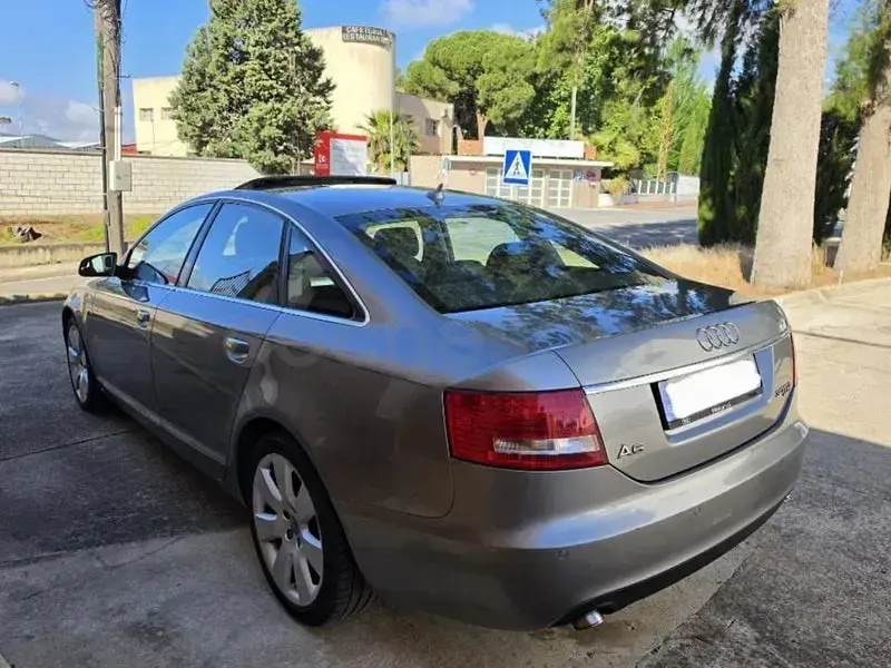 Usado Audi A6 233 CV (171 kW) 2006 Gris / plata Berlina