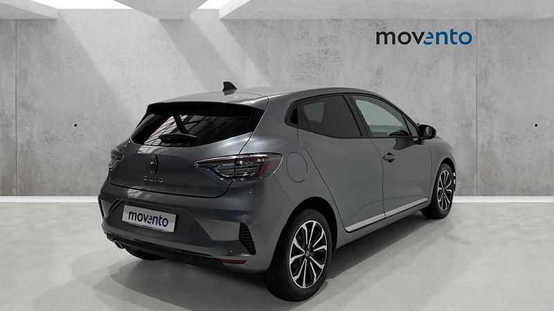 Usado Renault Clio V Techno 90 CV (66 kW) 2025 Gris / plata Berlina