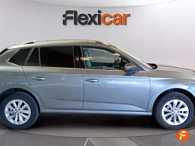 Usado Skoda Kamiq Selection 95 CV (69 kW) 2024 Gris SUV