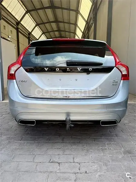 Usado Volvo V60 285 CV (209 kW) 2013 Gris / plata Familiar