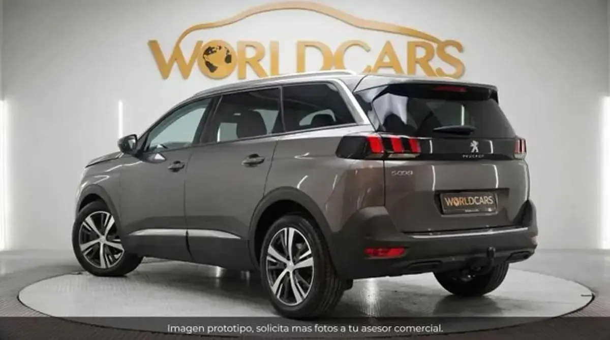 Usado Peugeot 5008 Allure 131 CV (96 kW) 2022 Gris SUV