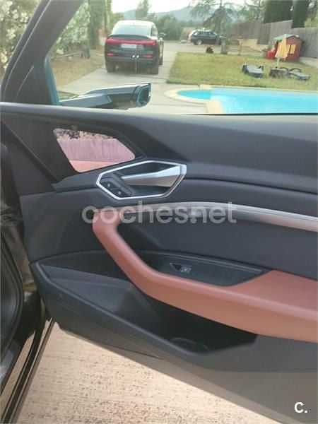 Eléctrico Usado 2022 Audi Q8 Sportback e-tron Advanced Plus SUV | 42.500 € - Imagen 1/1