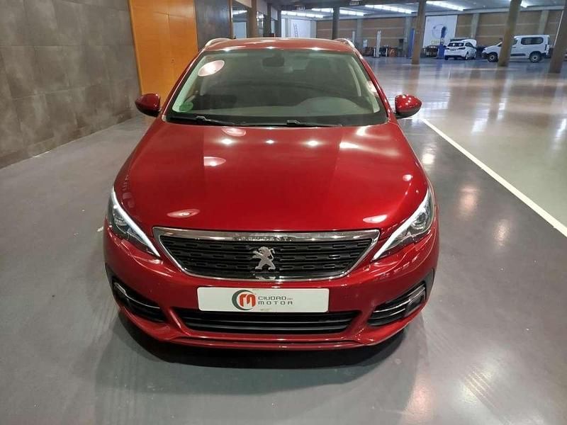 Usado Peugeot 308 SW Style 99 CV (72 kW) 2018 Rojo Familiar