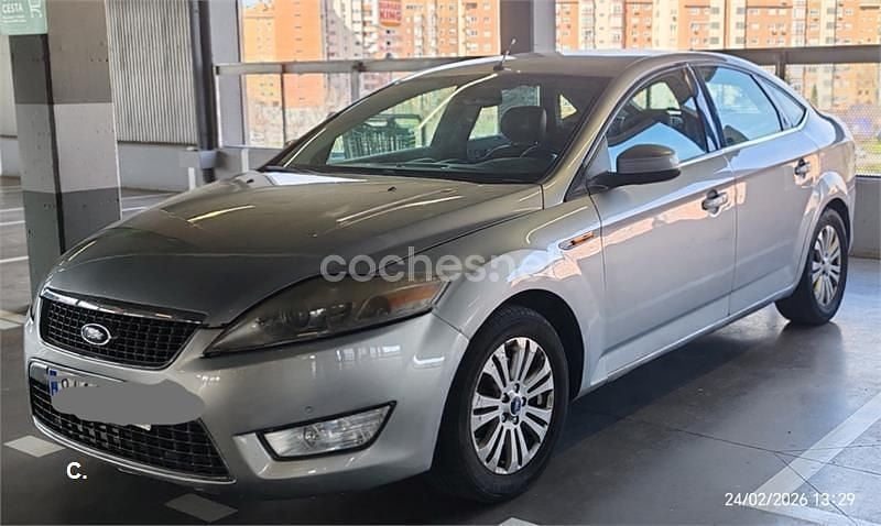 Usado Ford Mondeo Ghia 140 CV (102 kW) 2008 Gris / plata Berlina