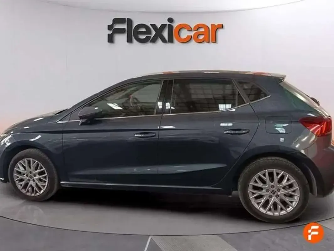 Usado Seat Ibiza XCELLENCE 116 CV (85 kW) 2025 Gris Utilitario