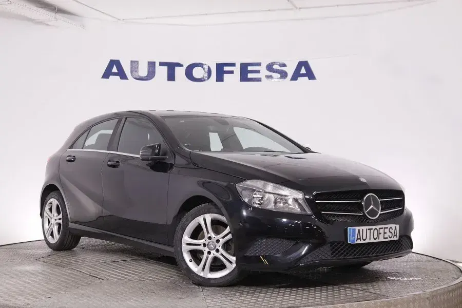 Usado Mercedes A200 Style 156 CV (114 kW) 2013 Negra Utilitario