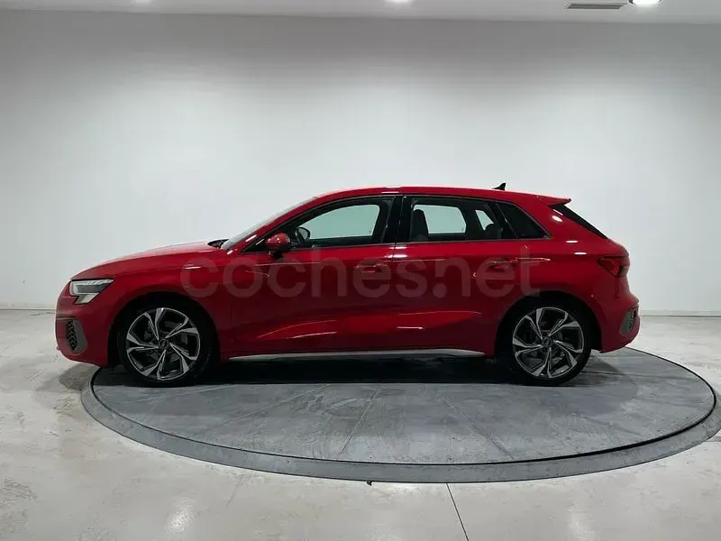 Usado Audi A3 Comfort 150 CV (110 kW) 2023 Rojo Berlina