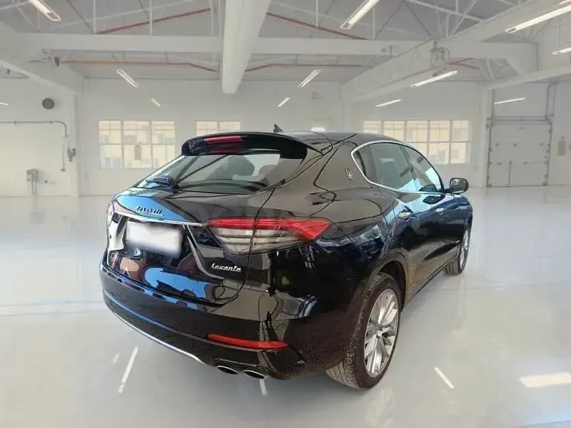 Usado Maserati Levante 275 CV (202 kW) 2021 Negro SUV