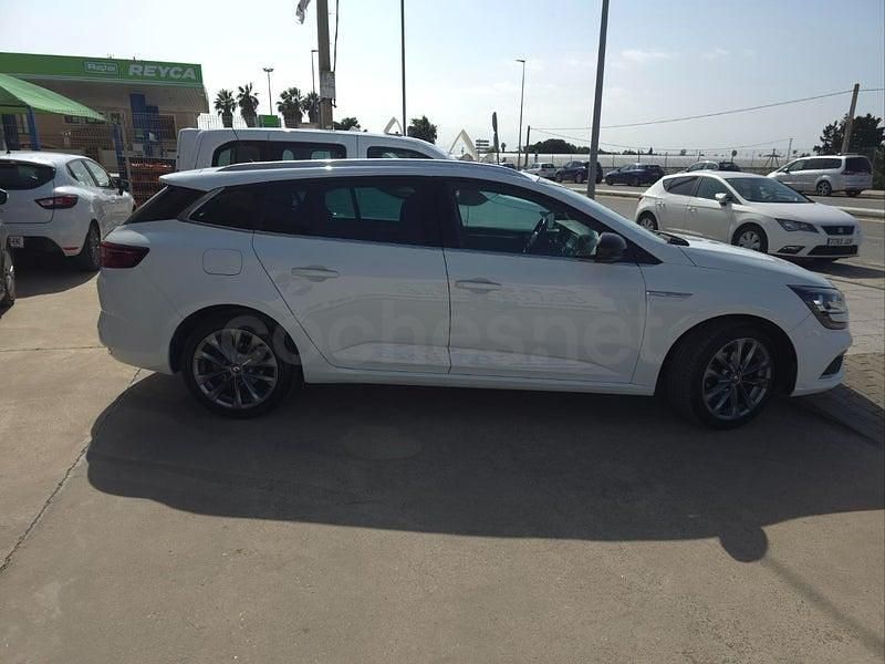 Usado Renault Mégane GrandTour Zen 110 CV (80 kW) 2018 Blanco Familiar
