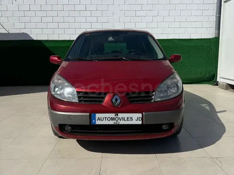 Usado Renault Grand Scénic Dynamique 130 CV (95 kW) 2005 Granate Monovolumen