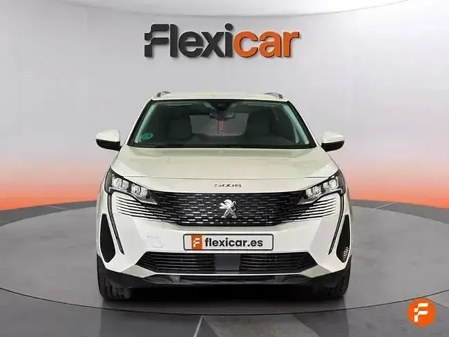 Usado Peugeot 5008 Allure 130 CV (95 kW) 2021 Blanco SUV