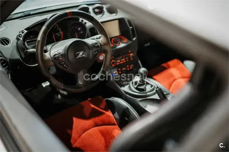 Usado Nissan 370Z Nismo 344 CV (253 kW) 2018 Gris / plata Coupe