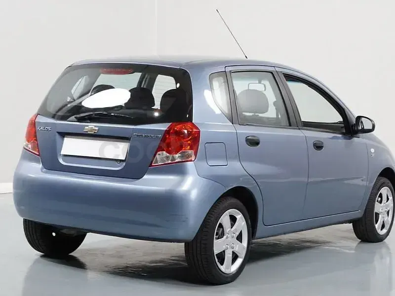 Usado Chevrolet Kalos SE 72 CV (52 kW) 2007 Azul Berlina