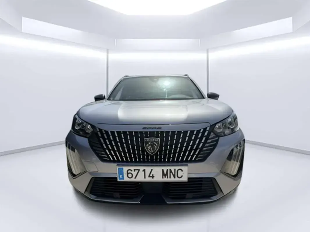 Usado Peugeot 2008 Allure 131 CV (96 kW) 2024 Gris SUV