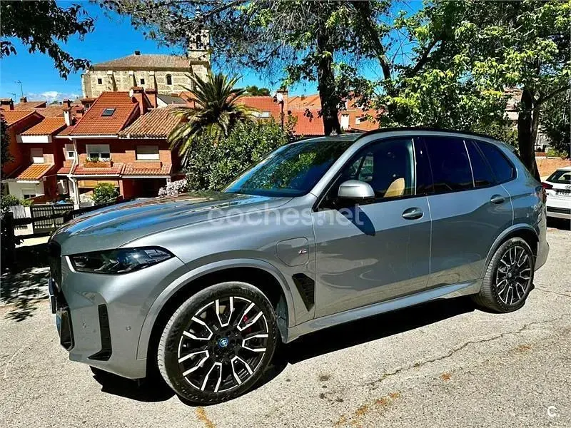 Usado BMW X5 Comfort Edition 489 CV (359 kW) 2024 Gris / plata SUV