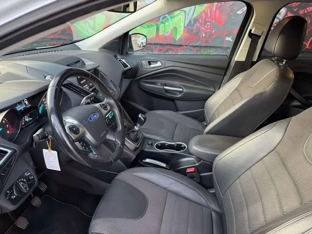 Usado Ford Kuga Titanium 150 CV (110 kW) 2016 Blanco SUV