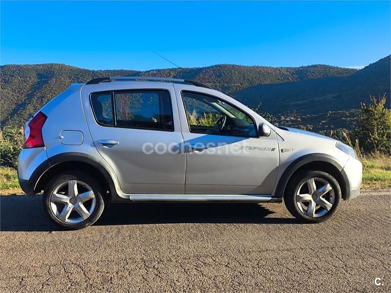 Gris / plata Usado 2012 Dacia Sandero Stepway Utilitario | 6500 € (Precio justo) - Imagen 1/4