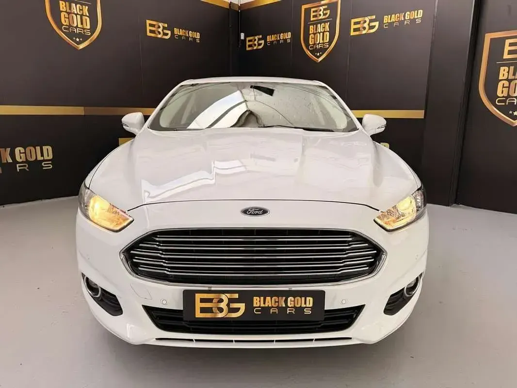 Usado Ford Mondeo Trend 116 CV (85 kW) 2016 Blanco Berlina