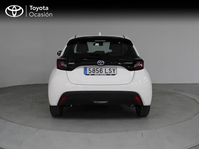 Usado Toyota Yaris Hybrid Business Edition 116 CV (85 kW) 2021 Blanco Berlina