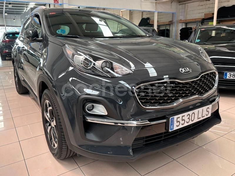 Gris / plata Usado 2021 Kia Sportage Plus SUV | 20.950 € (Precio justo) - Imagen 1/4