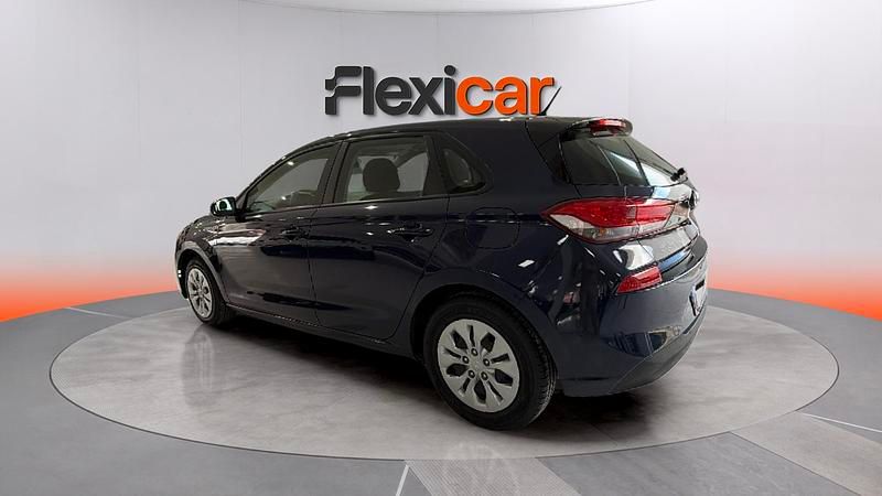 Usado Hyundai i30 120 CV (88 kW) 2019 Azul Berlina