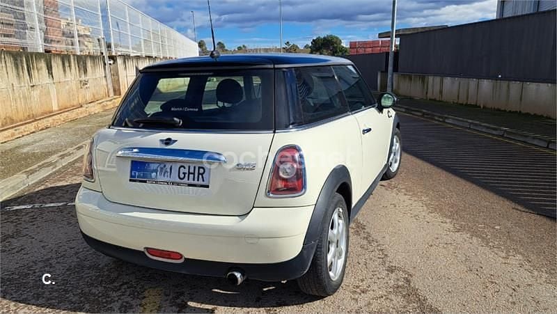 Usado Mini ONE 75 CV (55 kW) 2008 Blanco Utilitario