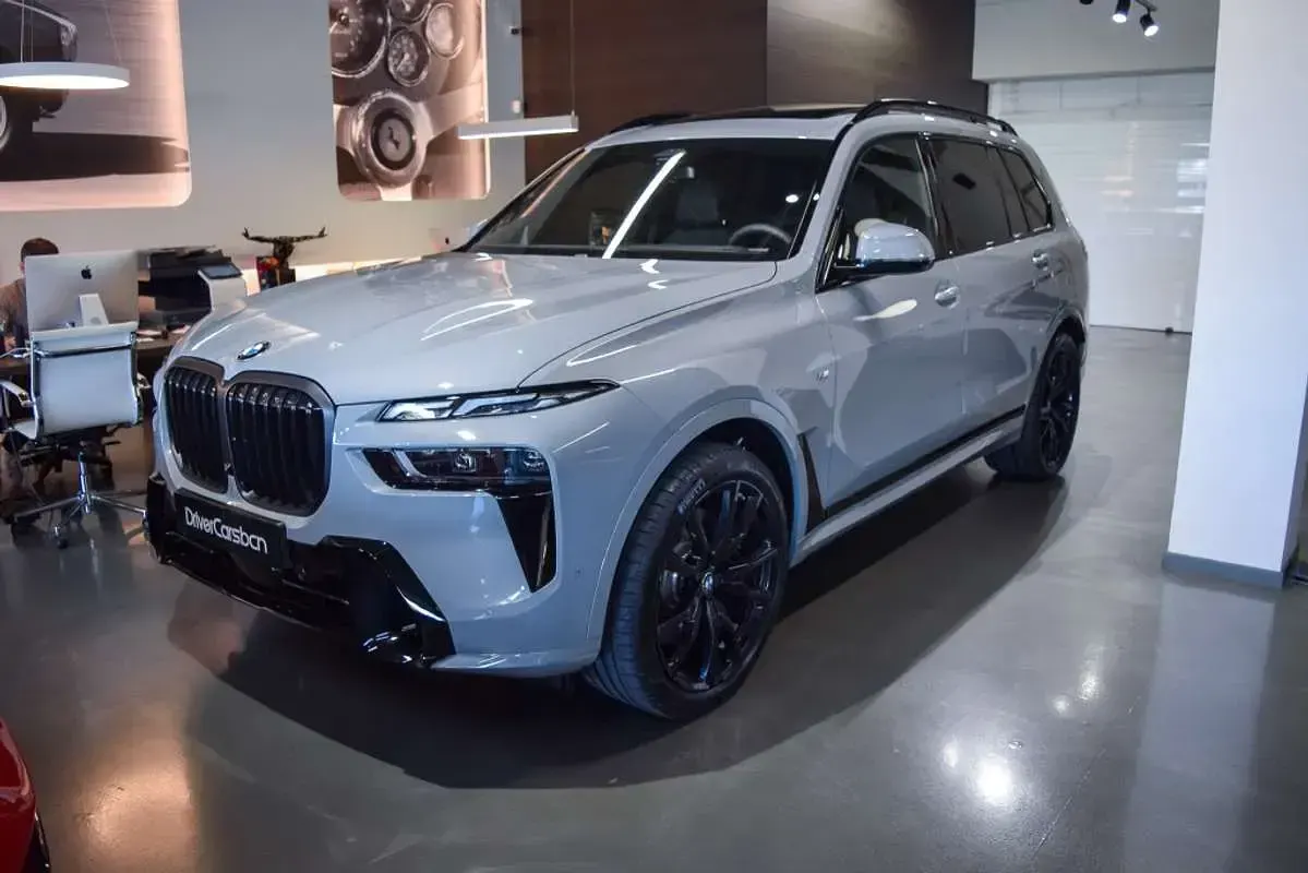Usado BMW X7 M Sport 352 CV (258 kW) 2026 Gris SUV