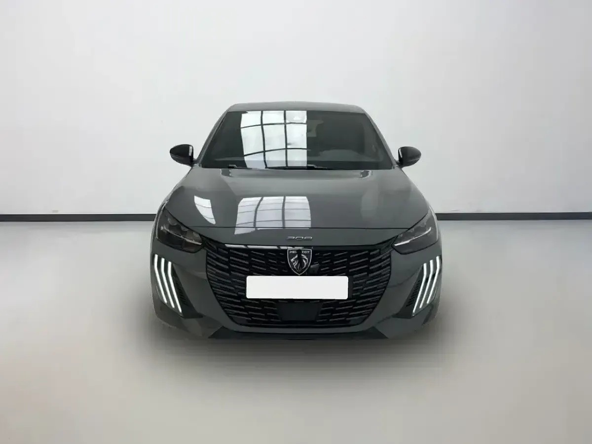 Nuevo Peugeot 208 GT 110 CV (80 kW) 2025 Gris / plata Utilitario