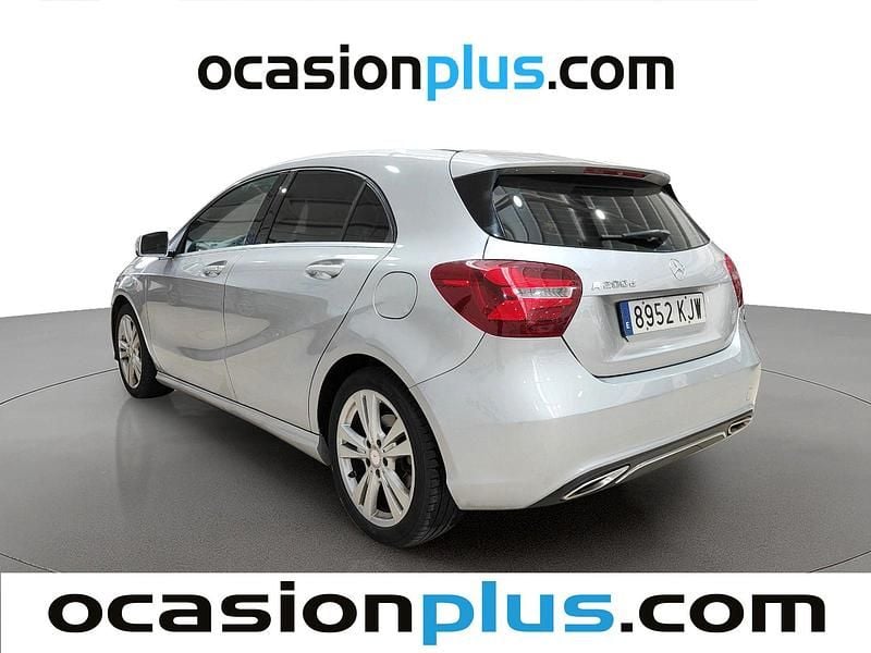 Usado Mercedes A200 136 CV (100 kW) 2018 Gris plata Utilitario