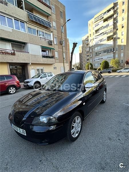Usado Seat Ibiza Stylance 75 CV (55 kW) 2005 Negro Utilitario